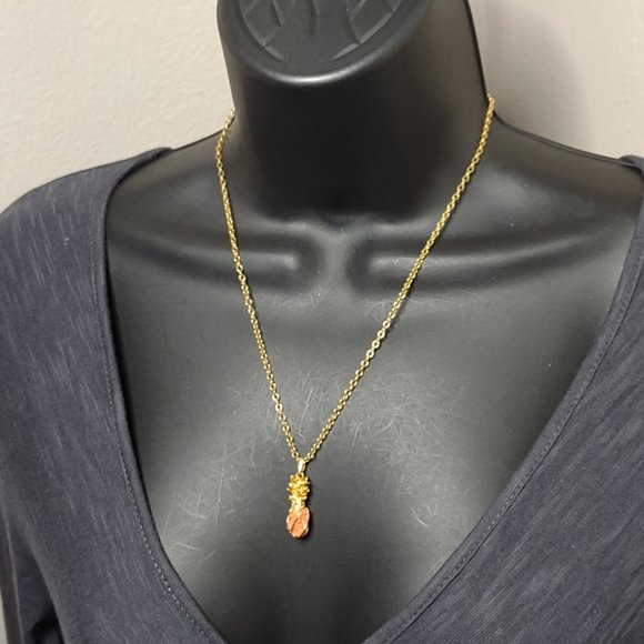 Awesome Gold Tone And Pink Pineapple Pendant Necklace 19 Inches Long - Picture 11 of 11